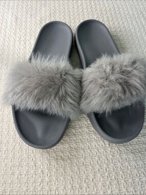 UGG Royale slides, real fur, soft- fluffy, approx sz 7-8 "seal" gorgeous grey